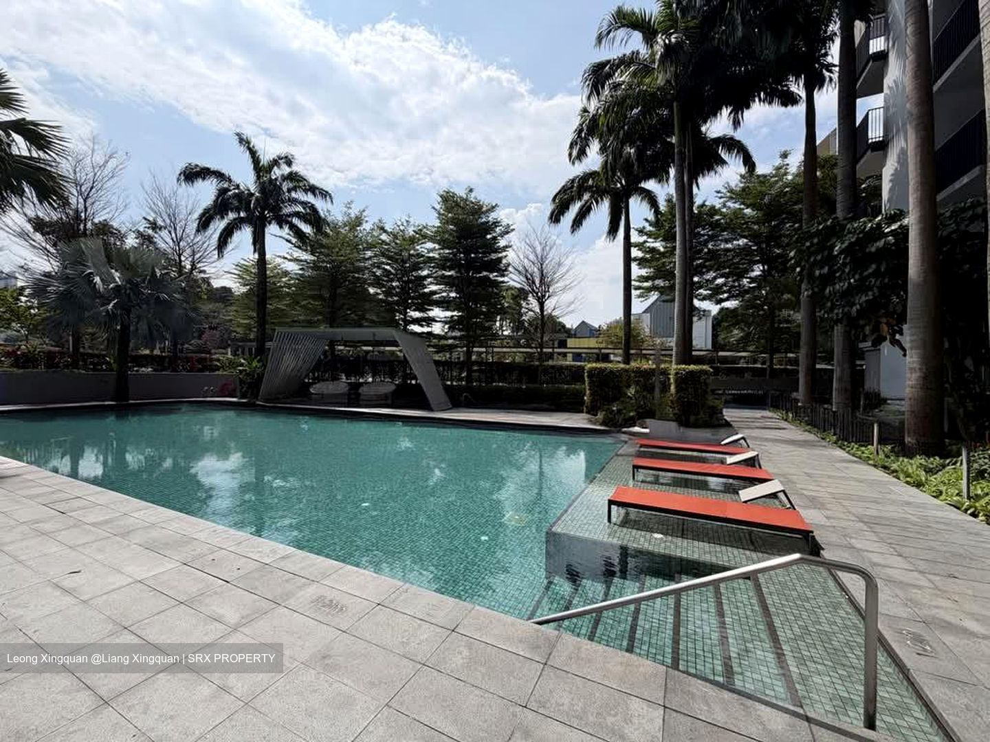 Sky Vue (D20), Condominium #588228531